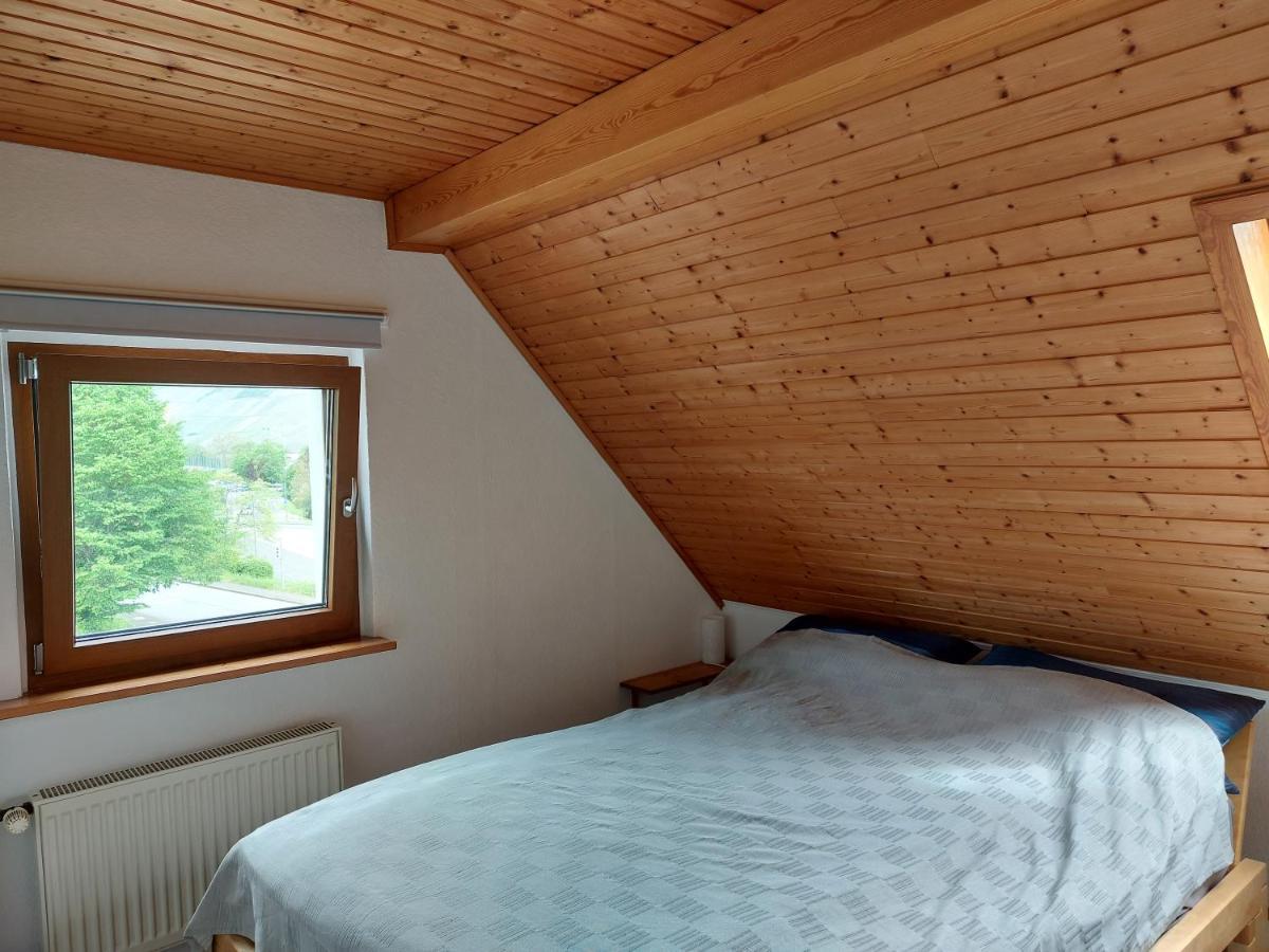 Dachgeschosswohnung Mit Burgblick In Kues Bernkastel-Kues Eksteriør bilde